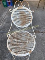 Chic metal outdoor chair