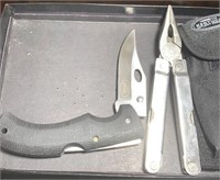 Kentucky Cutley Knife and pliers with carriers