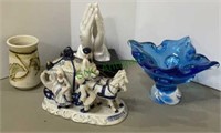 Mixed lot to include ceramic praying hands,