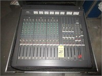 Yamaha MC-1204 Mixer w/Case (36 x 12 x 34)
