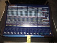 Midas Venice F32 Mixing Console w/Case & DogHouse