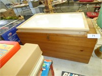 WOOD HOPE CHEST AND WOOD BED SERVING TRAY