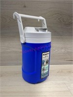 Igloo 1/2 gallon personal cooler with fence hooks