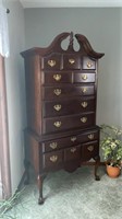 Kincaid solid wood magnificent 7 drawer dresser