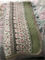 Quilt with Tulip and Vine Decoration