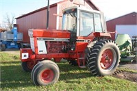 International 1086 Tractor