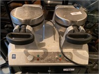 LIKE NEW! Dual Waring Commercial Waffle Maker