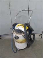 ACKLAND'S WET / DRY INDUSTRIAL DUTY VAC W HOSE