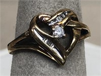 10kt. Gold heart-shaped ring w/ 7 diamonds
