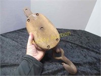 WOODEN PULLEY