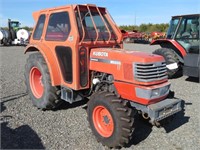 Kubota M8200 Wheel Tractor