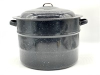 Enamel Pot with Lid and Grate Inside 9.5”
