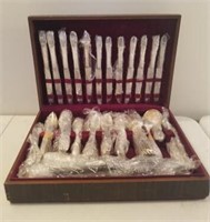 FLATWARE SET 1847 ROGERS BROTHERS FIRST LOVE