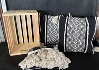 Statement Pillows & Cover in Crate