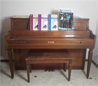 Harrison Piano w/Books