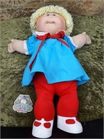 1983 VINTAGE CABBAGE PATCH DOLL EXCELLANT SHAPE