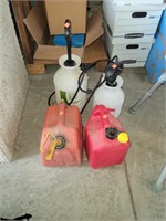 2 Cnt 5 Gallon  Gas Cans & 2 Cnt Sprayers
