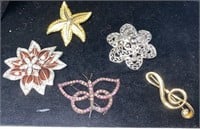 5pc Vintage brooches, Monet, ect