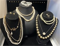 10pc Vintage pearls