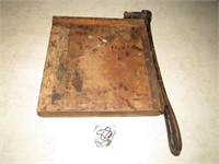 VINTAGE WOODEN PAPER CUTTER CUTTING BOARD