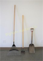 Flat Shovel, Leaf Rake, Scraper 3pc lot