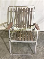 Folding aluminum chair with wood slats
