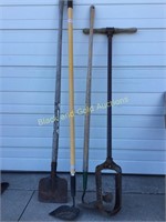 4 tool lot- 3 hoe’s and cement mixer