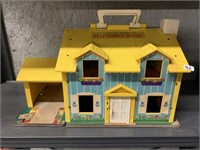 FISHER PRICE PLAY FAMILY HOUSE