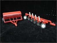 International Implements 1/32 Scale