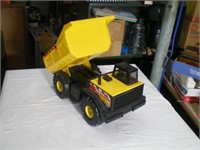 Tonka Mighty Dump Truck