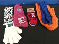Box New Hand 3 Pack Socks, Scarf, Gloves, Socks,