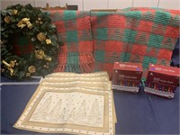 Assorted Christmas including 2 rugs- 26x40”