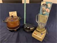 West Bend slo-cooker, Osterizer blender and 8”
