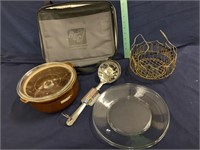 Heavy bean pot, two clear 10” glass plates,