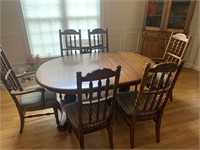 MID CENTURY DINING ROOM TABLE & 6 CHAIRS