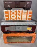 2 MINT Boxed Lionel 6464 Boxcars