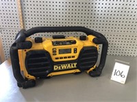 DEWALT DC012 WORKSITE CHARGER / RADIO