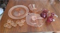 Lot of pink vintage glass pieces