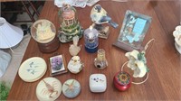Lot of vintage items and snow globes