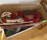 2 BOXES OF ASST. CHRISTMAS YARD DECOR, PLACEMATS>>