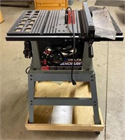 Delta 10" Bench Saw (like new)