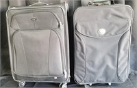 2 Traveling Suitcases