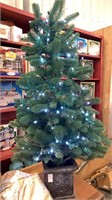 4ft Artificial tree with tree skirt