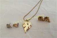 Leaf necklace w/ 2 pair earrings