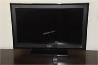 32in Sony flat screen tv with remote
