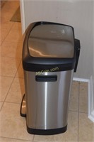 13 Gallon stainless steel trash can with foot
