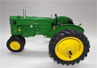 Ertl 1:16 John Deere 40 50th Anniversary Tractor