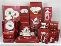 Nikko Christmas Time China and Accessories 134 Pcs
