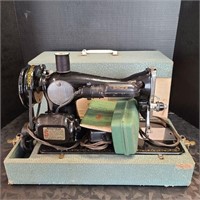 Vintage Singer Sewing Machine serial 6422390