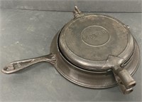 Antique Victor #8 Cast Iron Waffle Maker